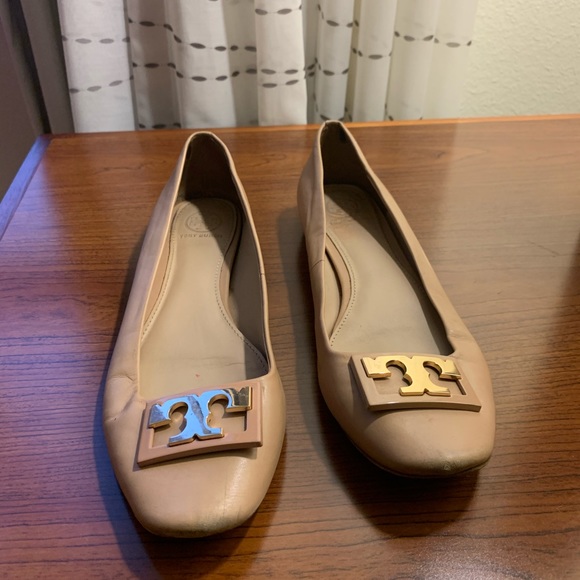 Tori Burch Buttery Tan Flats - Picture 1 of 8